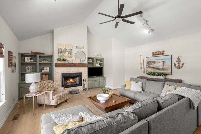 8225 Old White River Road, Rogers, AR 72756