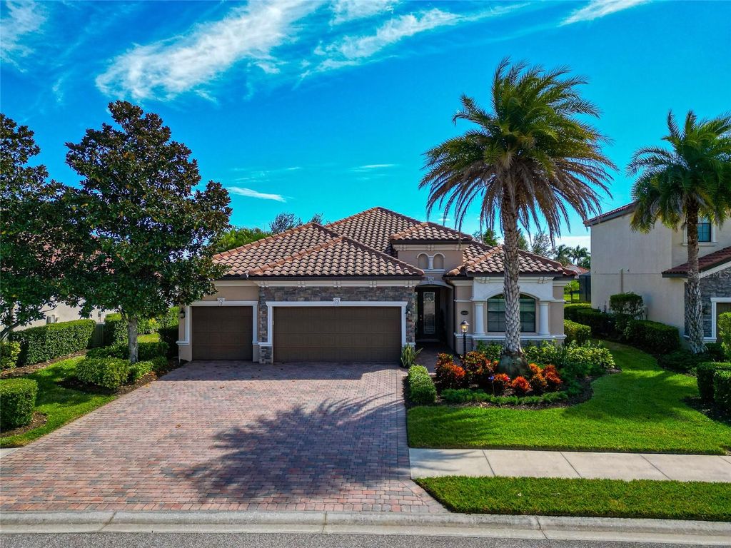 Image 1 of property listing at 13026 RAMBLEWOOD TRAIL, Bradenton, FL 34211