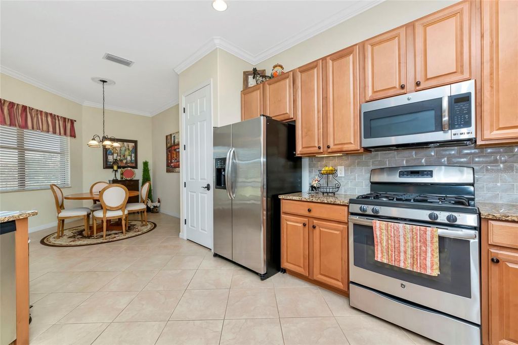 Image 12 of property listing at 13026 RAMBLEWOOD TRAIL, Bradenton, FL 34211