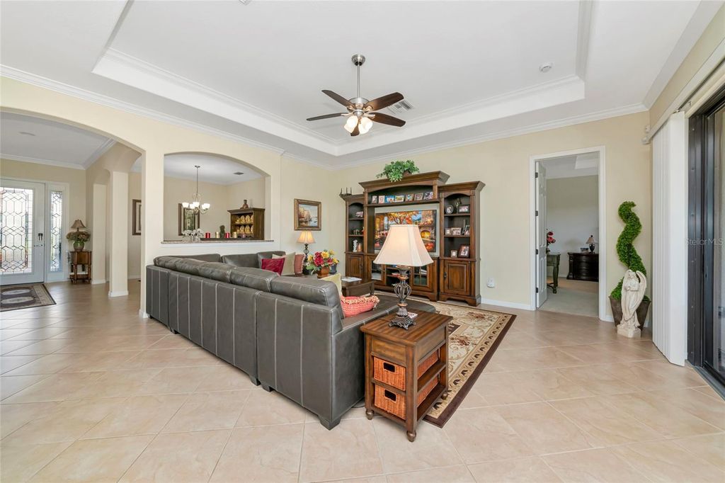 Image 5 of property listing at 13026 RAMBLEWOOD TRAIL, Bradenton, FL 34211
