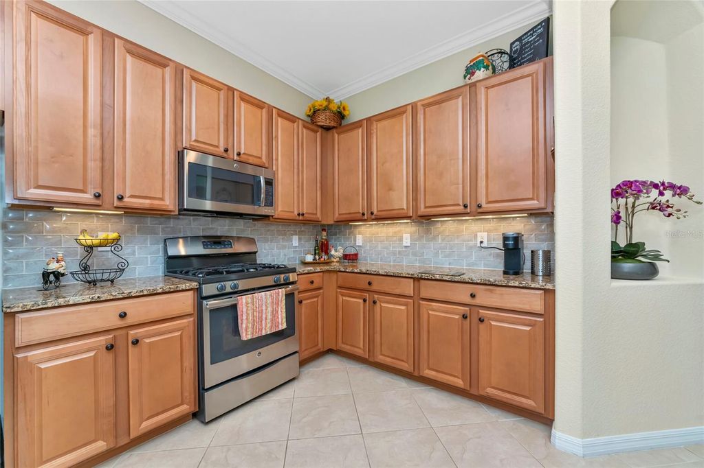 Image 10 of property listing at 13026 RAMBLEWOOD TRAIL, Bradenton, FL 34211
