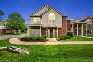 27201 Chesapeake Circle, Commerce Twp, MI 48390