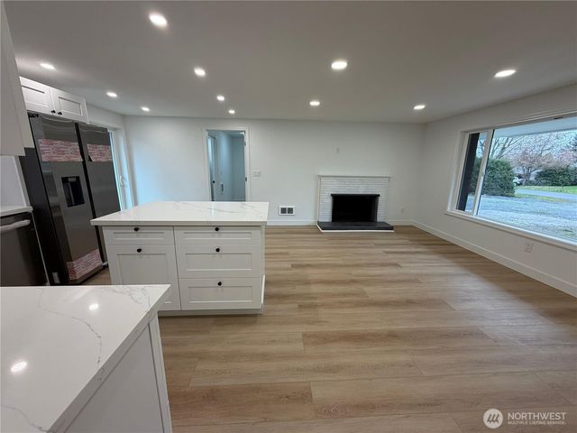 19502 2nd Avenue S, Des Moines, WA 98148