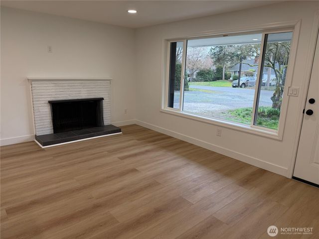 19502 2nd Avenue S, Des Moines, WA 98148