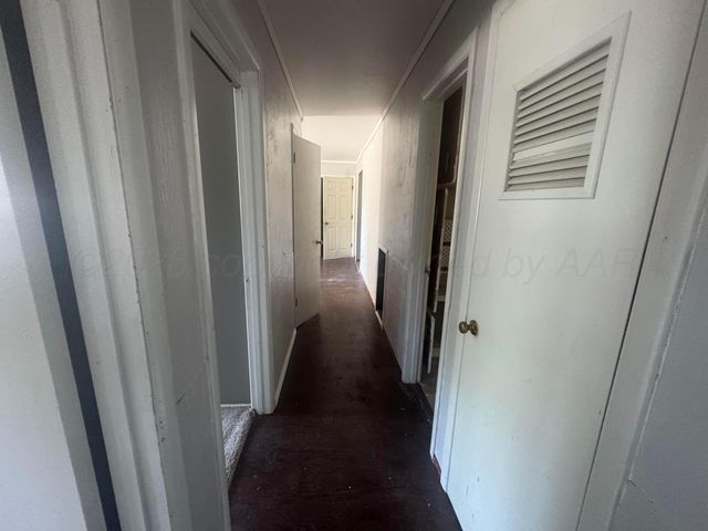 303 S Hazelwood Street, Spearman, TX 79081