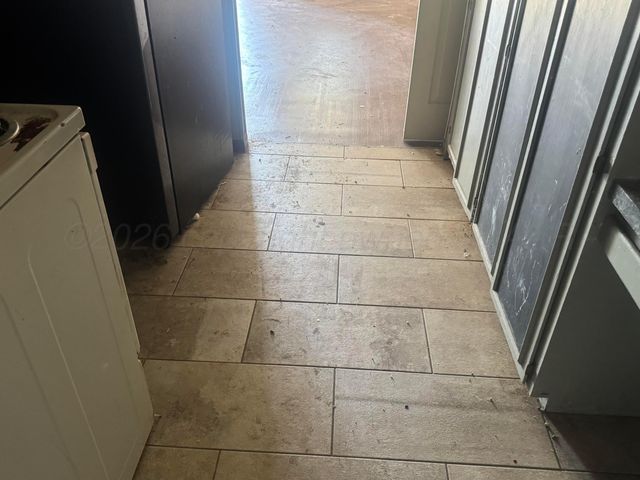 303 S Hazelwood Street, Spearman, TX 79081