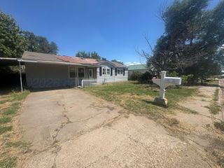 303 S Hazelwood Street, Spearman, TX 79081