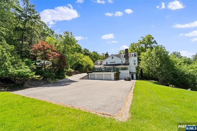 9 E Saddle River Road, Saddle River, NJ 07458
