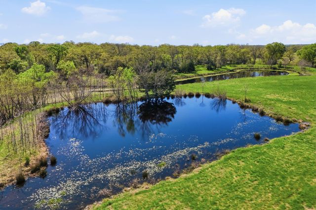 4678 Hwy 90, Madisonville, TX 77864