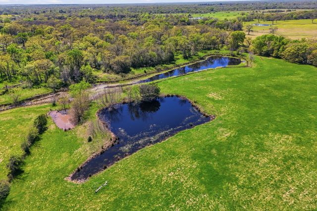 4678 Hwy 90, Madisonville, TX 77864