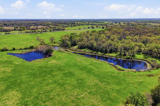 4678 Hwy 90, Madisonville, TX 77864