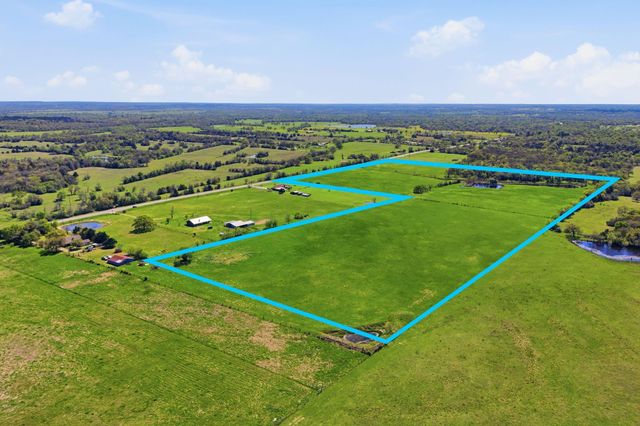 4678 Hwy 90, Madisonville, TX 77864