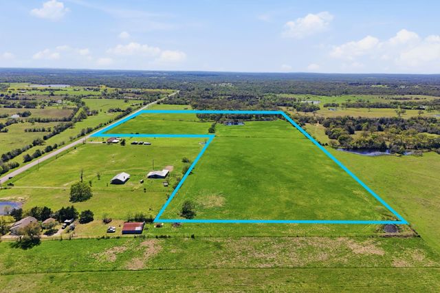 4678 Hwy 90, Madisonville, TX 77864