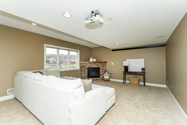 4066 Autumn Lake Court SW, Rochester, MN 55902