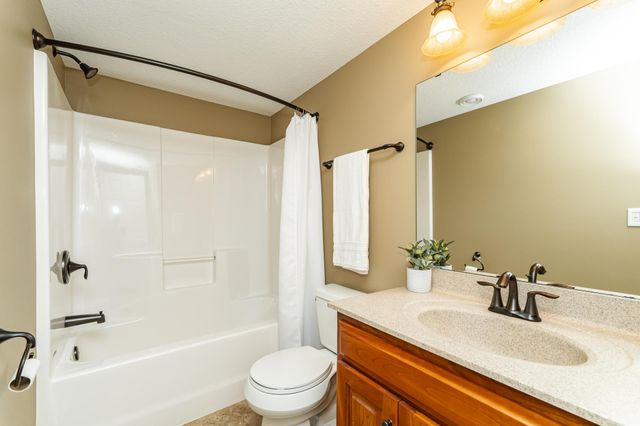 4066 Autumn Lake Court SW, Rochester, MN 55902