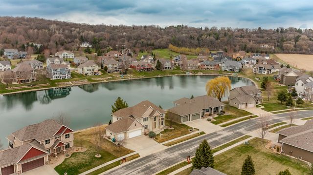 4066 Autumn Lake Court SW, Rochester, MN 55902