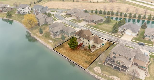 4066 Autumn Lake Court SW, Rochester, MN 55902