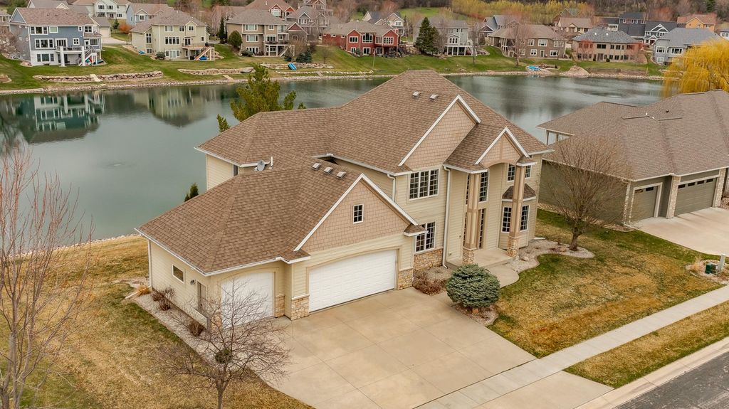 4066 Autumn Lake Court SW, Rochester, MN 55902