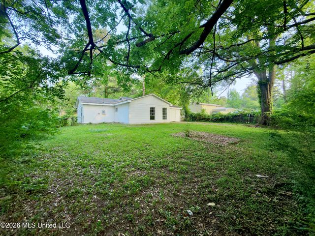 2814 Charleston Drive, Jackson, MS 39212