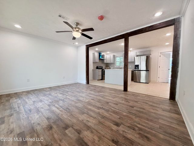2814 Charleston Drive, Jackson, MS 39212