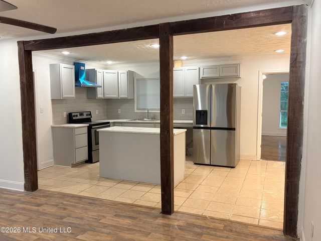 2814 Charleston Drive, Jackson, MS 39212