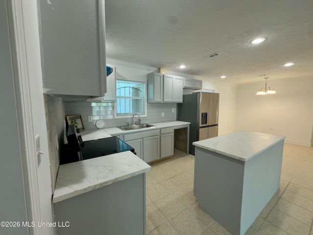 2814 Charleston Drive, Jackson, MS 39212