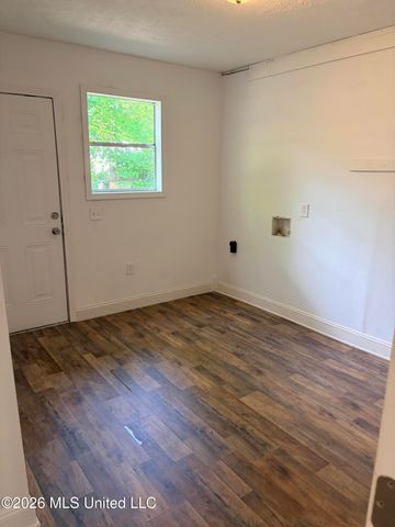 2814 Charleston Drive, Jackson, MS 39212