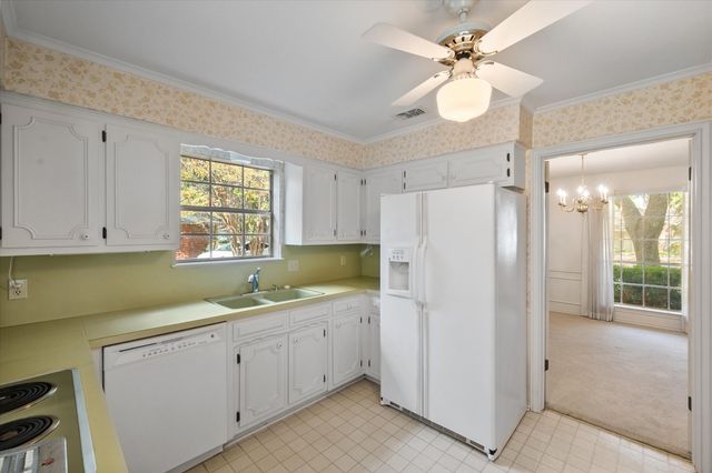 1800 Lakeside Drive, Arlington, TX 76013