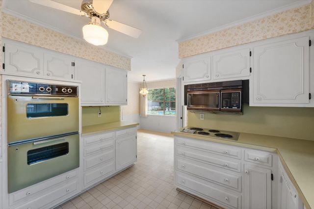 1800 Lakeside Drive, Arlington, TX 76013