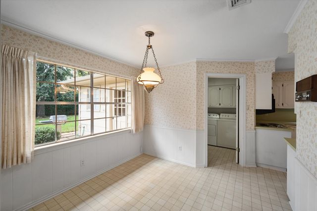 1800 Lakeside Drive, Arlington, TX 76013