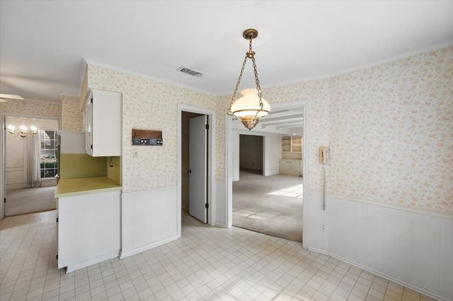 1800 Lakeside Drive, Arlington, TX 76013