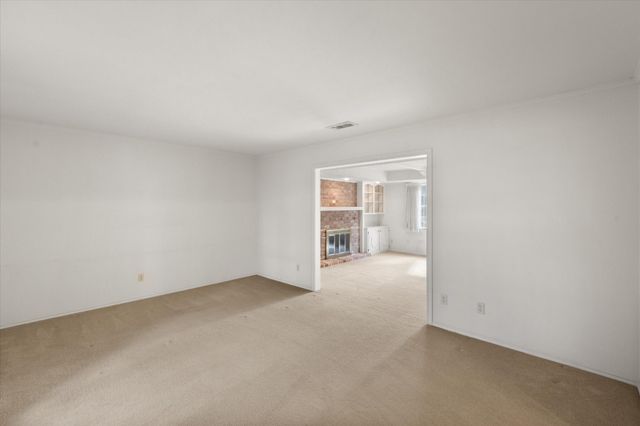 1800 Lakeside Drive, Arlington, TX 76013