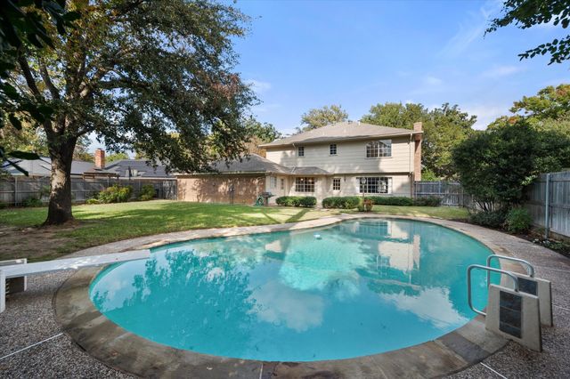 1800 Lakeside Drive, Arlington, TX 76013