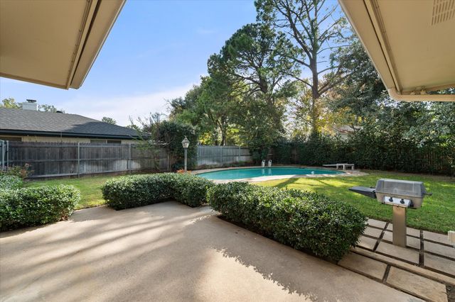 1800 Lakeside Drive, Arlington, TX 76013