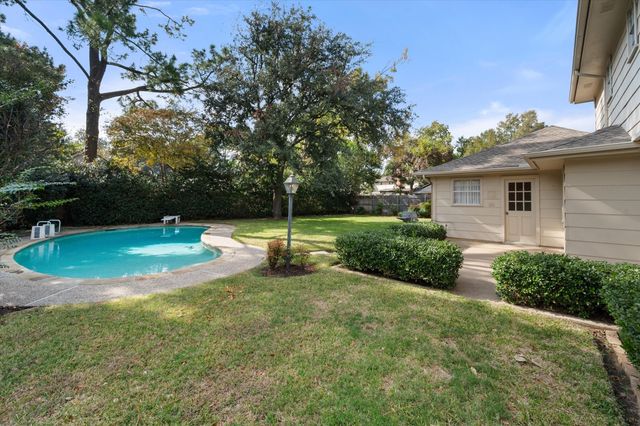 1800 Lakeside Drive, Arlington, TX 76013