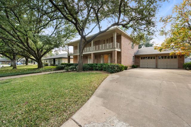 1800 Lakeside Drive, Arlington, TX 76013