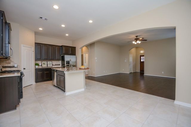 118 N Heritage Mill Circle, Tomball, TX 77375