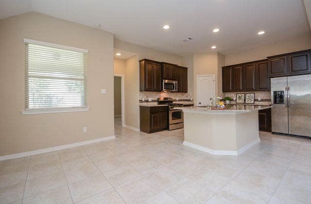 118 N Heritage Mill Circle, Tomball, TX 77375