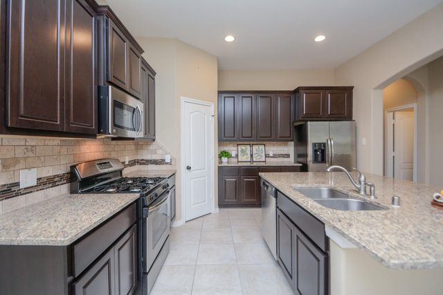 118 N Heritage Mill Circle, Tomball, TX 77375