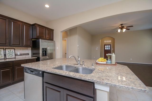 118 N Heritage Mill Circle, Tomball, TX 77375