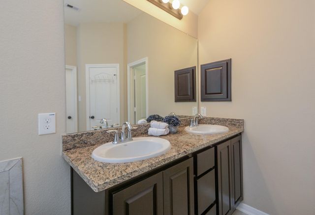 118 N Heritage Mill Circle, Tomball, TX 77375