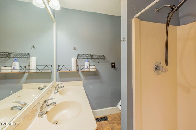 1748 Idle Hour Road, Kingsport, TN 37660