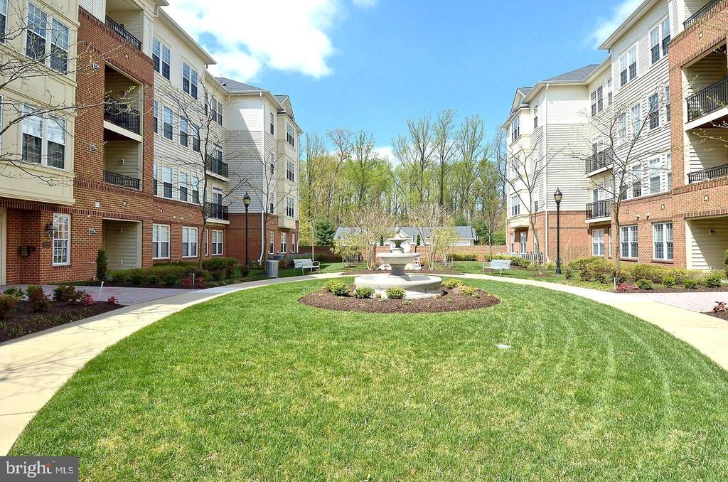 2520 KENSINGTON GDNS #401, Ellicott City, MD 21043
