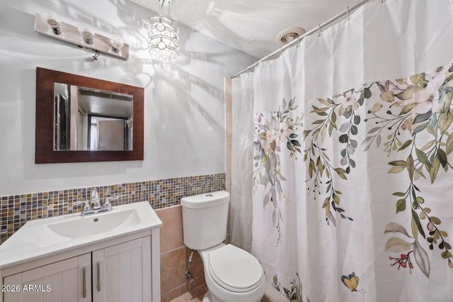 1313 N 48TH Street, Phoenix, AZ 85008