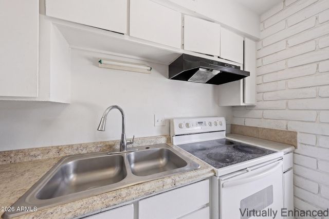 1313 N 48TH Street, Phoenix, AZ 85008