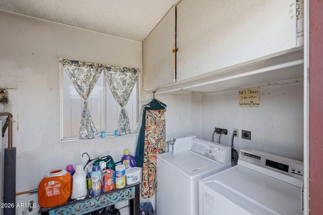1313 N 48TH Street, Phoenix, AZ 85008