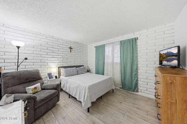 1313 N 48TH Street, Phoenix, AZ 85008