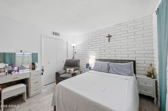 1313 N 48TH Street, Phoenix, AZ 85008