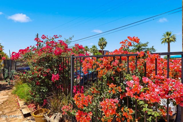 1313 N 48TH Street, Phoenix, AZ 85008