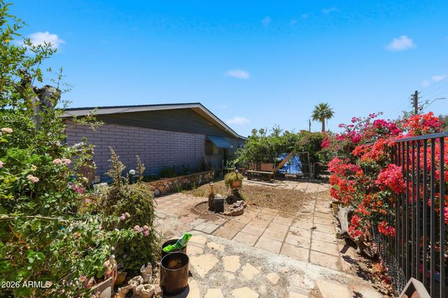 1313 N 48TH Street, Phoenix, AZ 85008